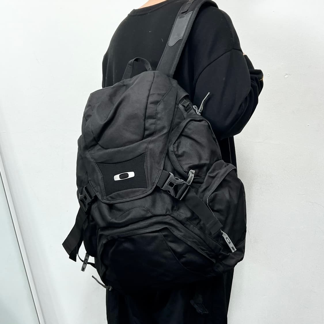 오클리 아이콘로고 택티컬 테크 기어 백팩 상품이미지2