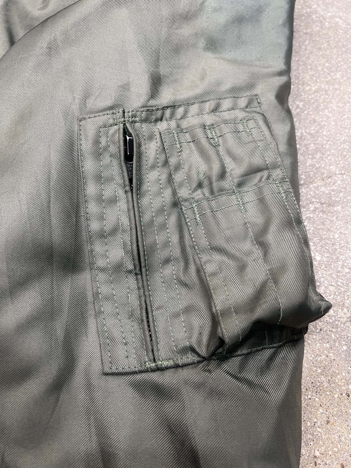 알파 인더스트리 CWU-45/P 플라이트 자켓 상품이미지3