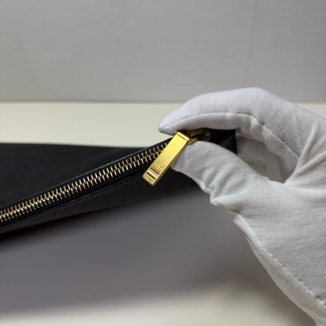 [정품/S+급] 톰브라운 페블 그레인 레더 클러치 라지 상품이미지4