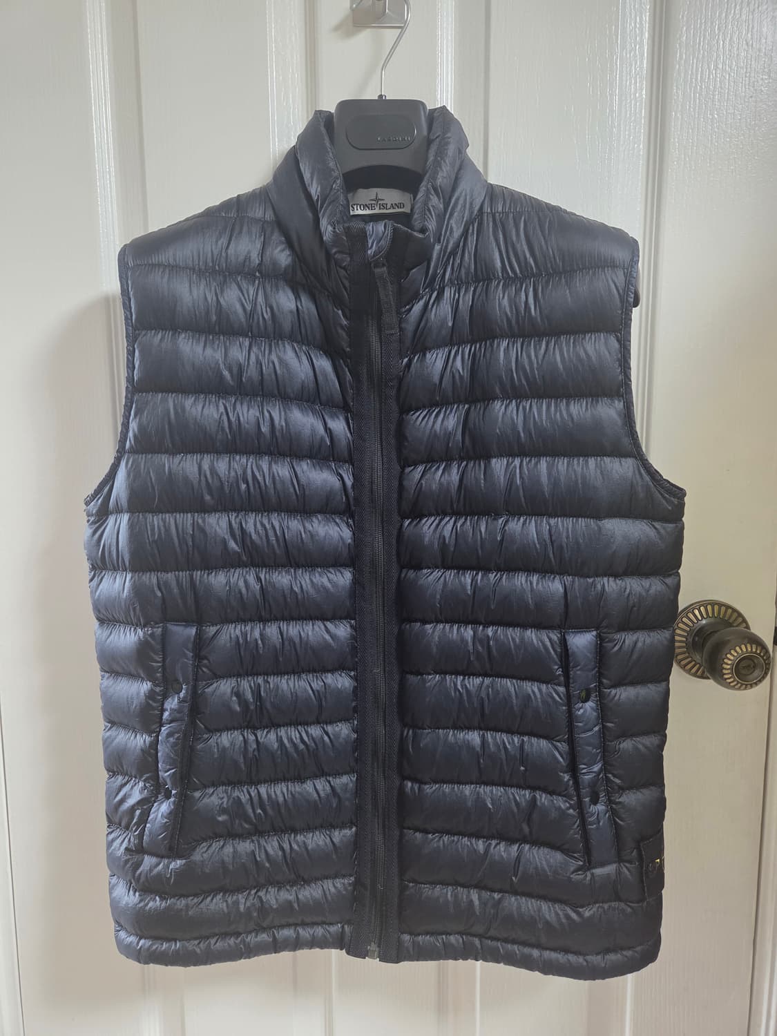 [M]스톤아일랜드 가먼트다이드 경량 패딩 베스트 상품이미지1