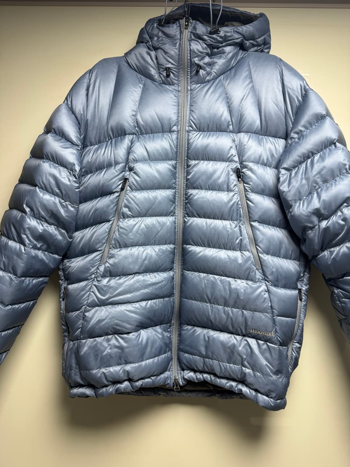 데상트 얼터레인 x 자운드 다운 자켓 스톰 블루(L) 상품이미지2