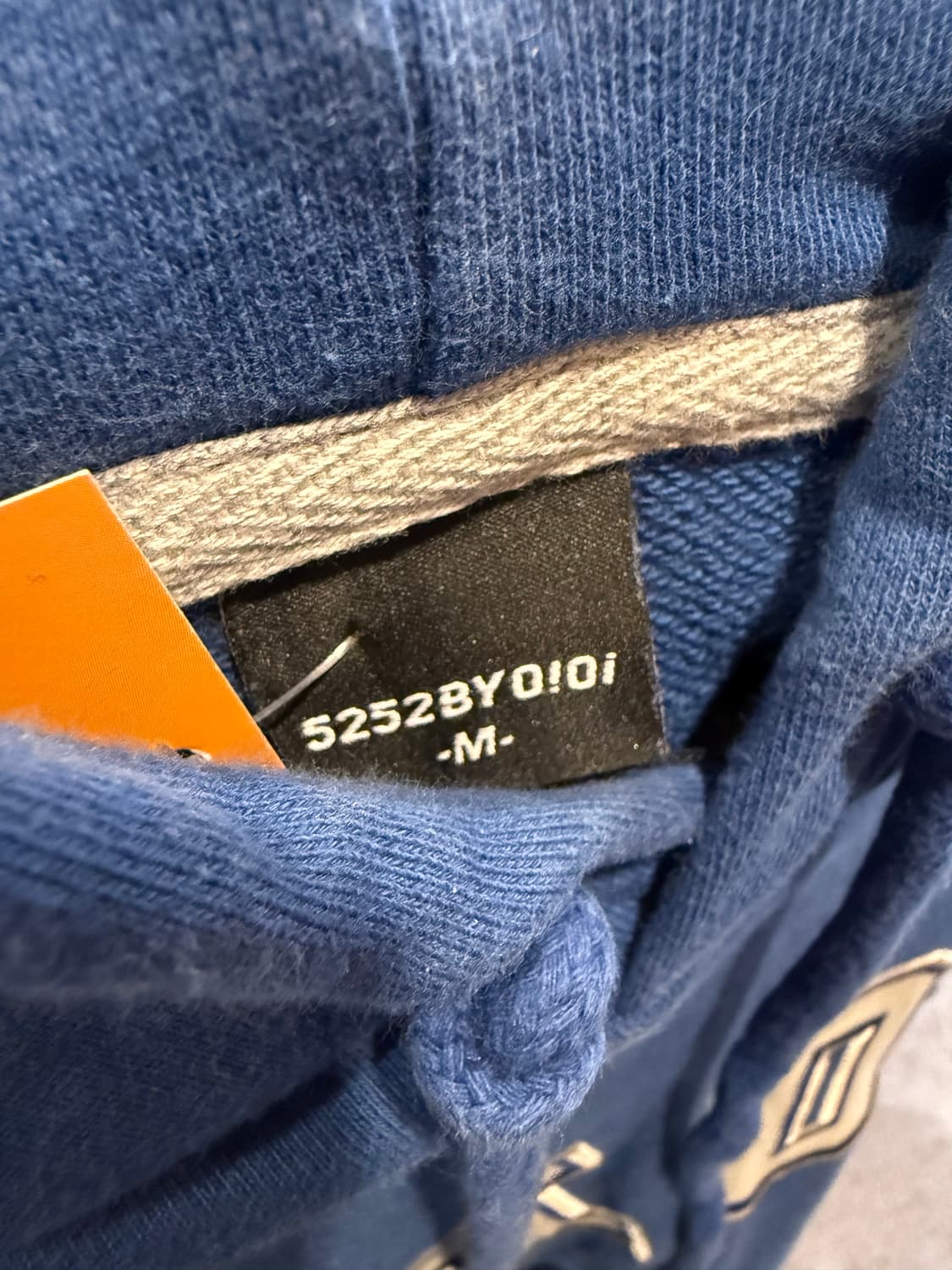 오아이오아이 블루 후드티 상품이미지2