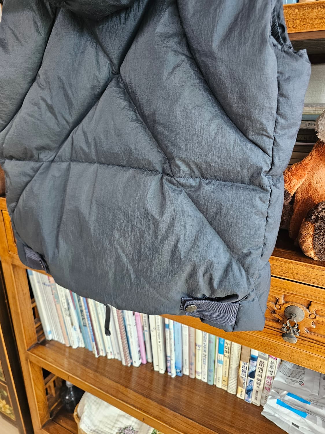 씨피컴퍼니 정품 조끼패딩 팔아요 사이즈 105 cp컴퍼니 상품이미지8