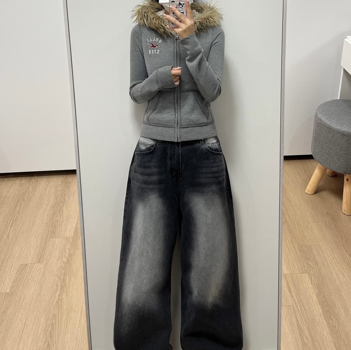 홀리스터 딱붙핏 울프죠 자수로고 그레이 후드집업 상품이미지1