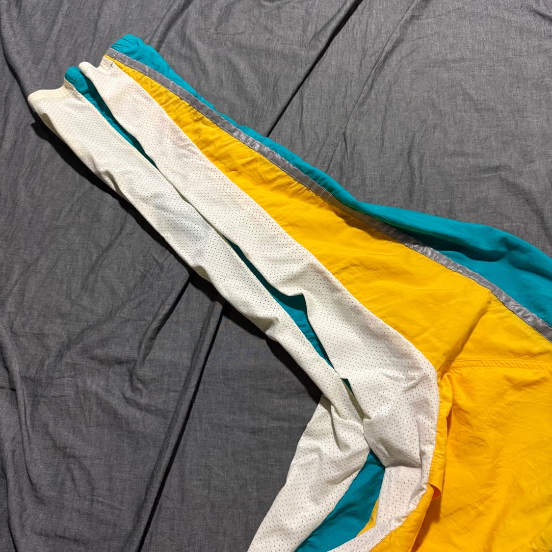 by HIND Mesh-Trimmed Nylon Jacket 상품이미지6