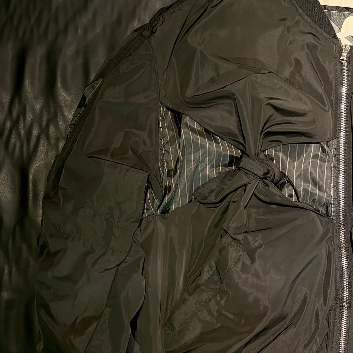 르수기아뜰리에 리본 매듭 크롭 봄버 점퍼 상품이미지6