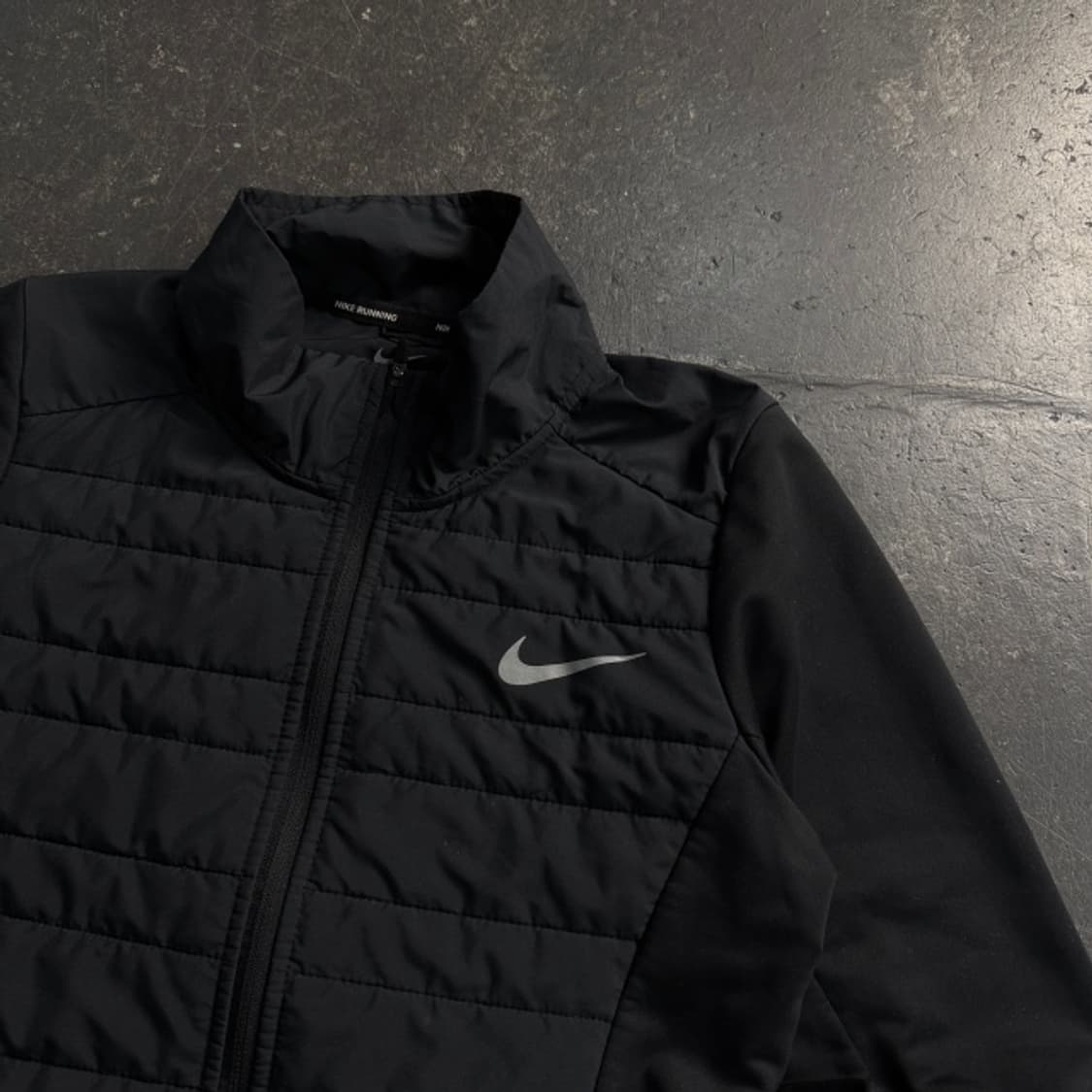 90 나이키 우먼스 런닝 경량 패딩 상품이미지2