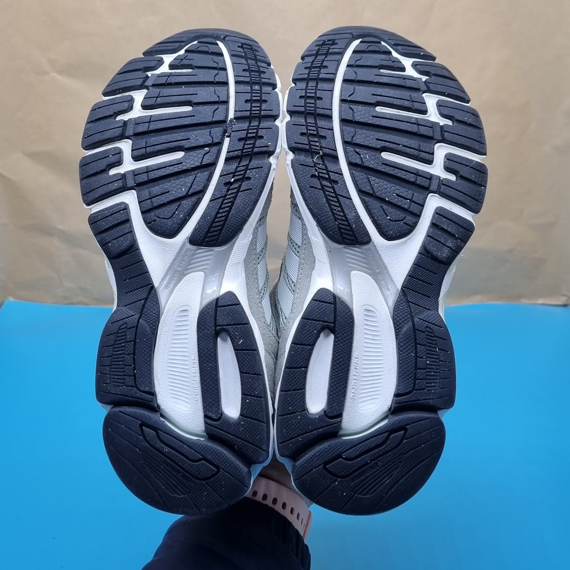 아디다스 이큅먼트10 운동화225 상품이미지3