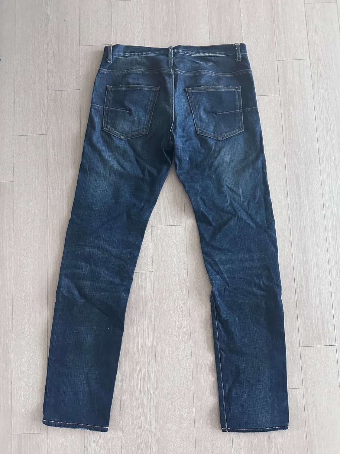 디올 옴므 슬림스트레이트 워싱진 / 31 상품이미지4