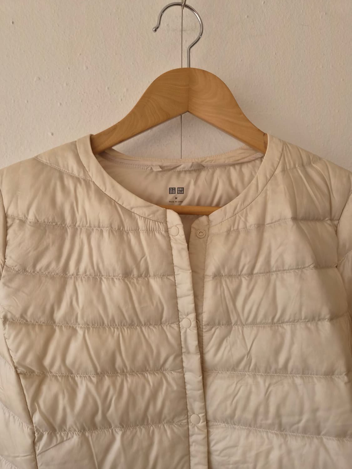 유니클로 여성 라운드경량패딩 M사이즈 상품이미지1