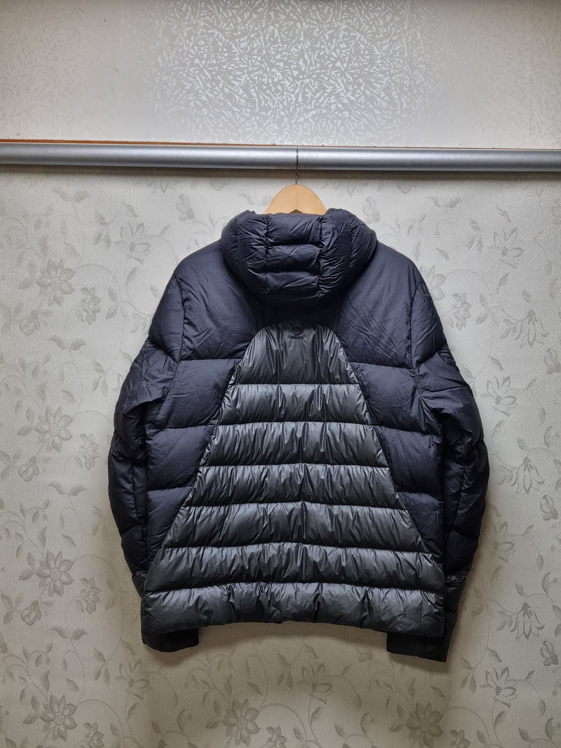 [m/100] 아디다스 포르쉐 콜라보 다운패딩 후디 상품이미지10