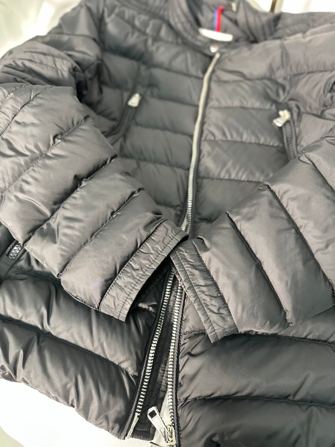 몽클레어 아미오 패딩자켓 
4size
 상품이미지5