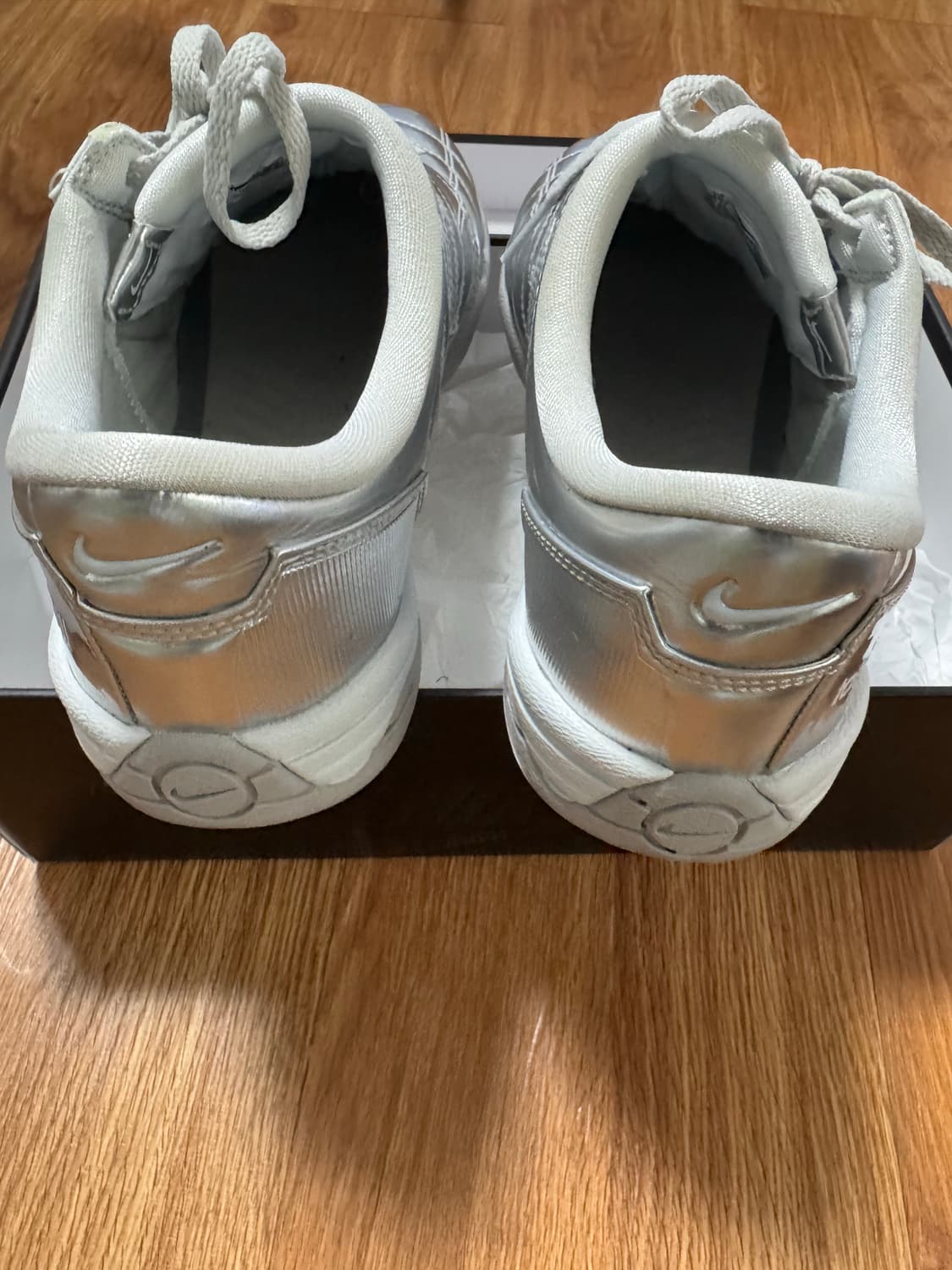 (W) 나이키 토탈 90 3 SP 메탈릭 플래티넘 화이트 270 사이즈 상품이미지4