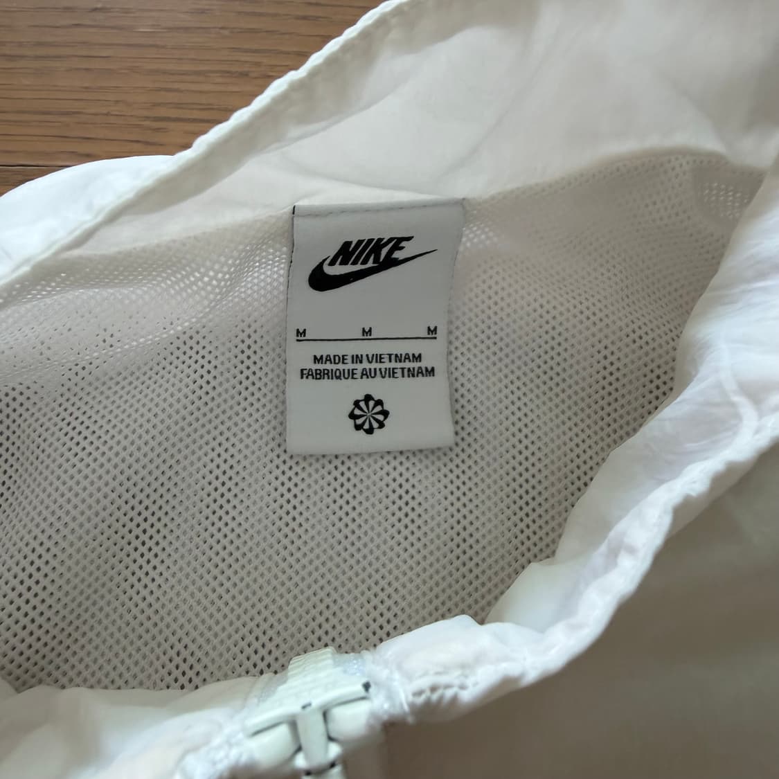 Nike W 화이트 컬러 윈드러너 바람막이 자켓 상품이미지3