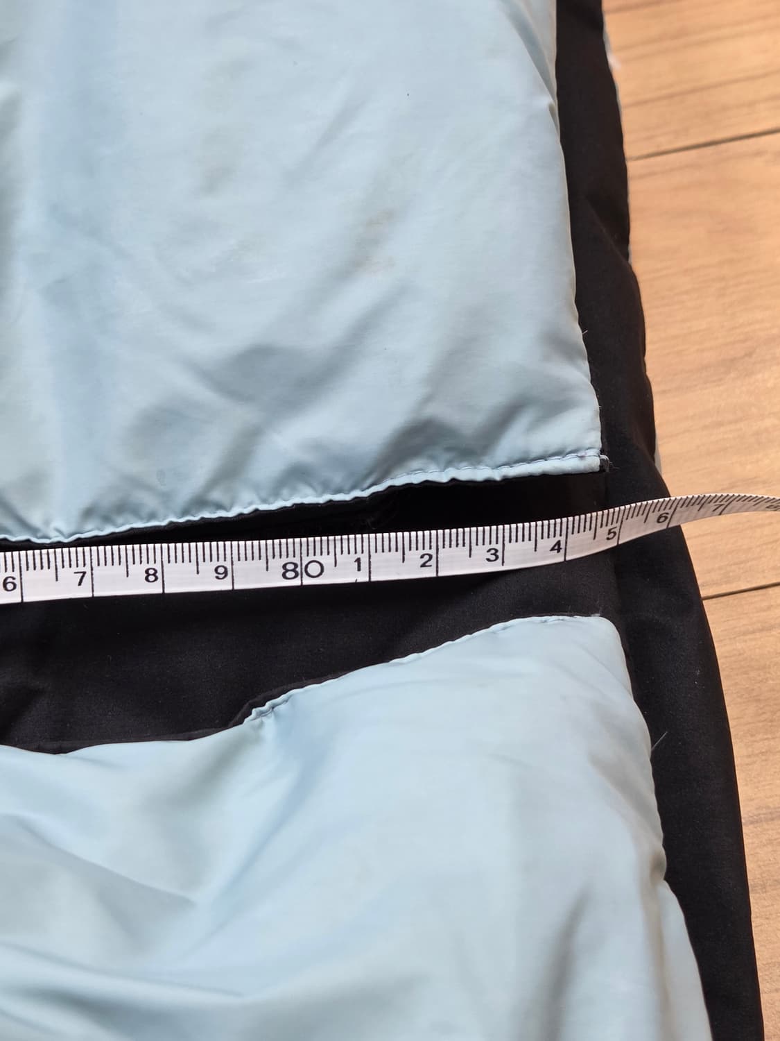 블랙야크 주니어 리버시블 다운 자켓입니다. 사이즈는 155이고, 안쪽에  상품이미지5