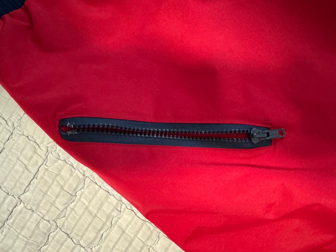 파타고니아 80s 쉘드 신칠라 봄버 자켓 레드/네이비 색상 팝니다. 상품이미지5