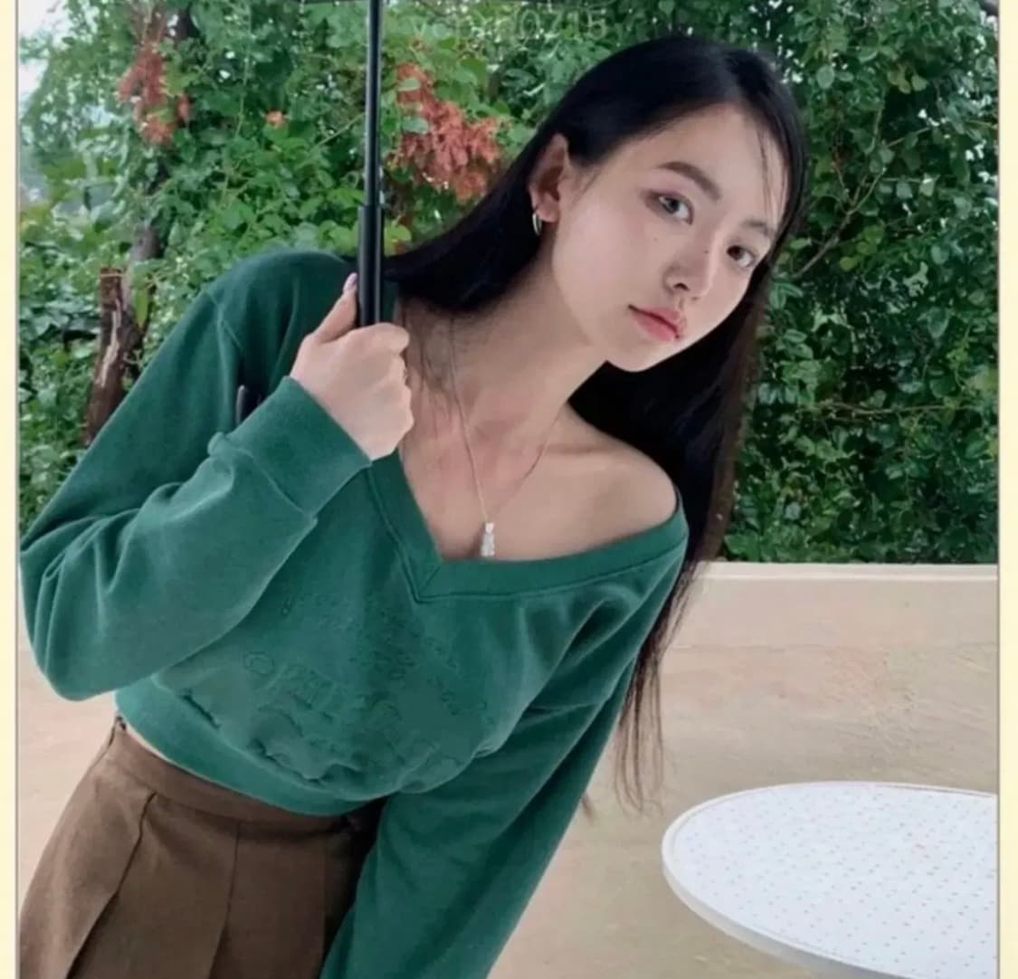 페일제이드 피그먼트 크롭 맨투맨 그린 상품이미지1
