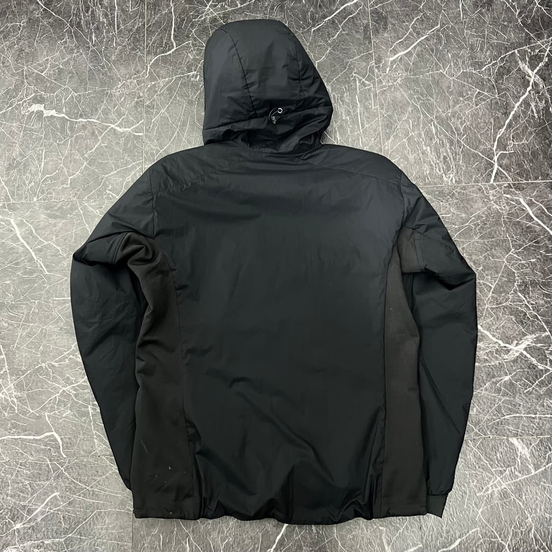 아크테릭스 23AW 아톰 후디 자켓 상품이미지3