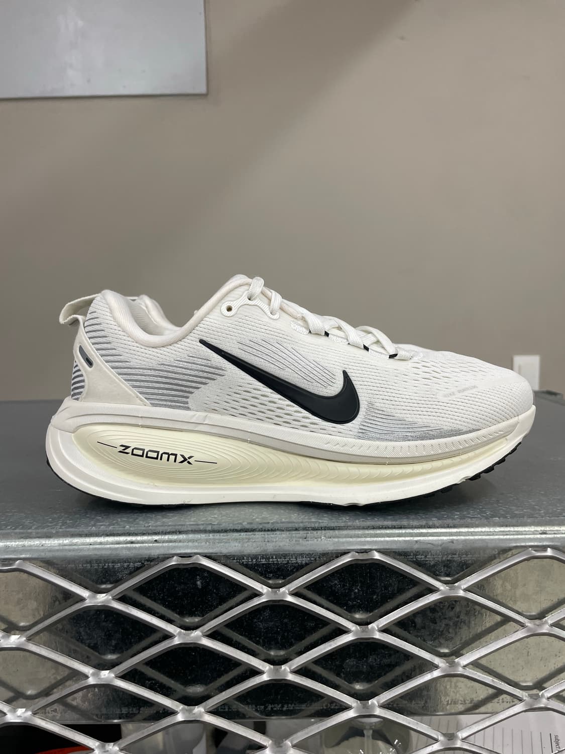 나이키 줌 보메로18 화이트 240 상품이미지4