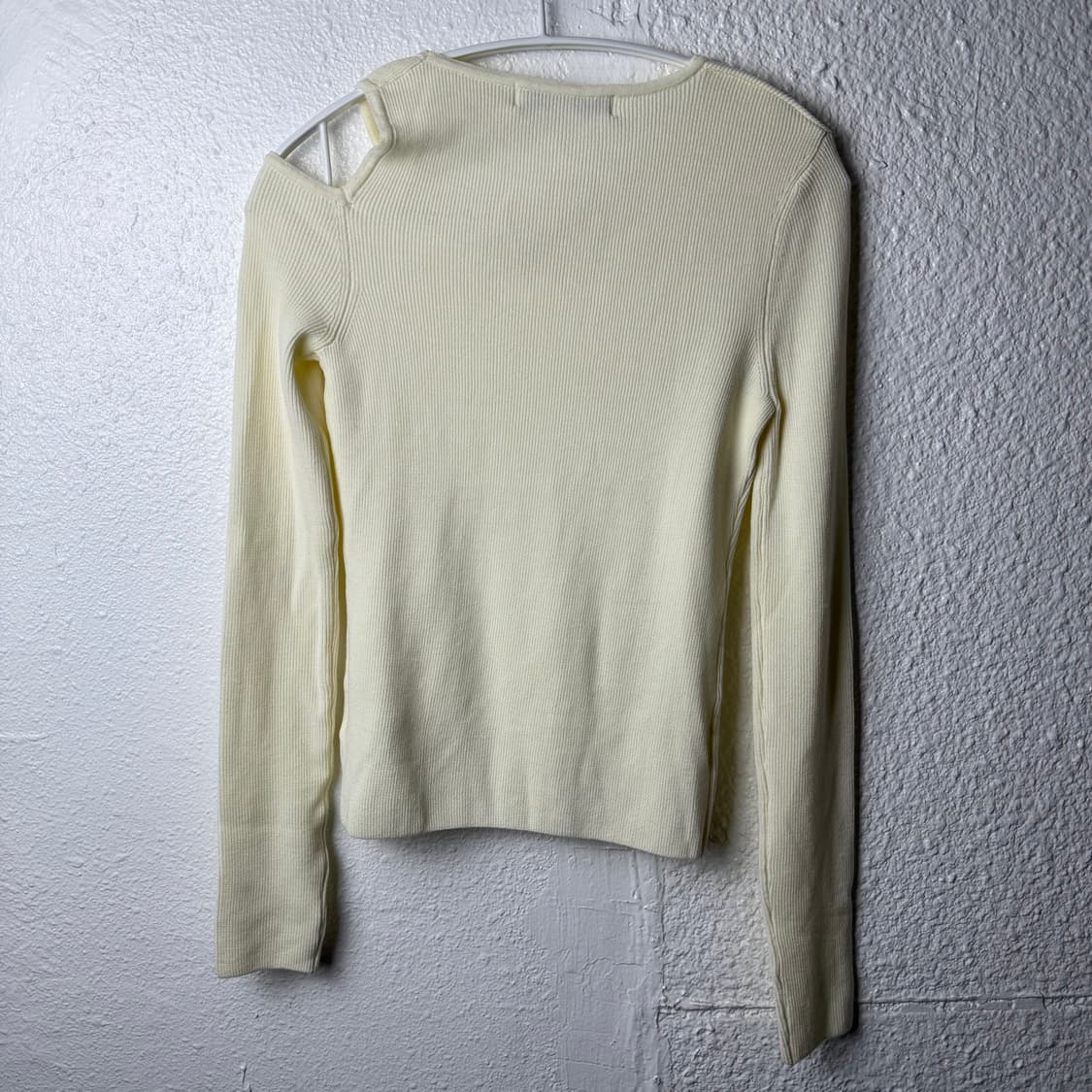 레이브 Twist Cut-out Knit 아이보리 상품이미지9