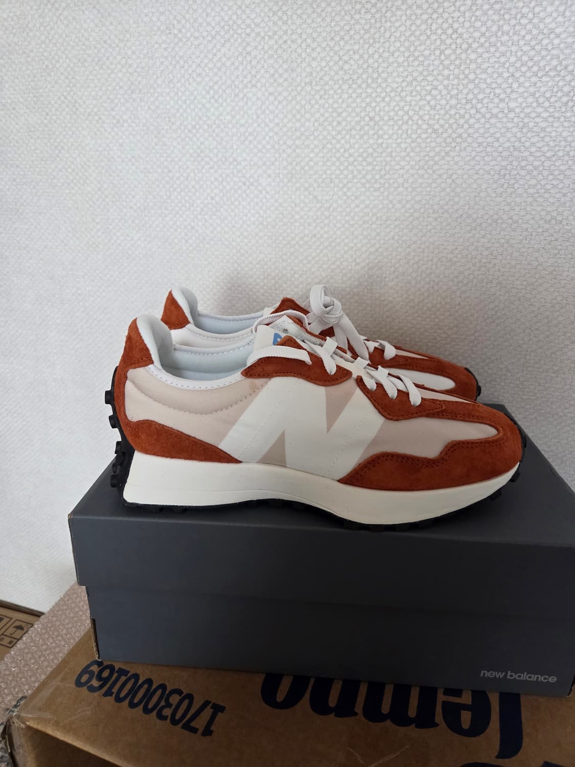 뉴발란스 327 260 새상품 상품이미지3