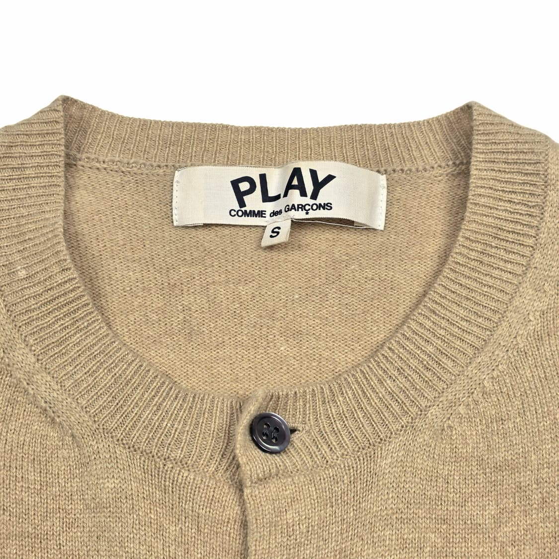 꼼데가르송 플레이 여성 라운드넥 가디건 베이지 상품이미지4