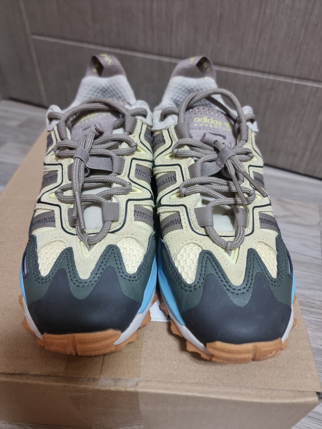 아디다스 트레킹화 스트릿 하이퍼터프 230 사이즈 상품이미지2