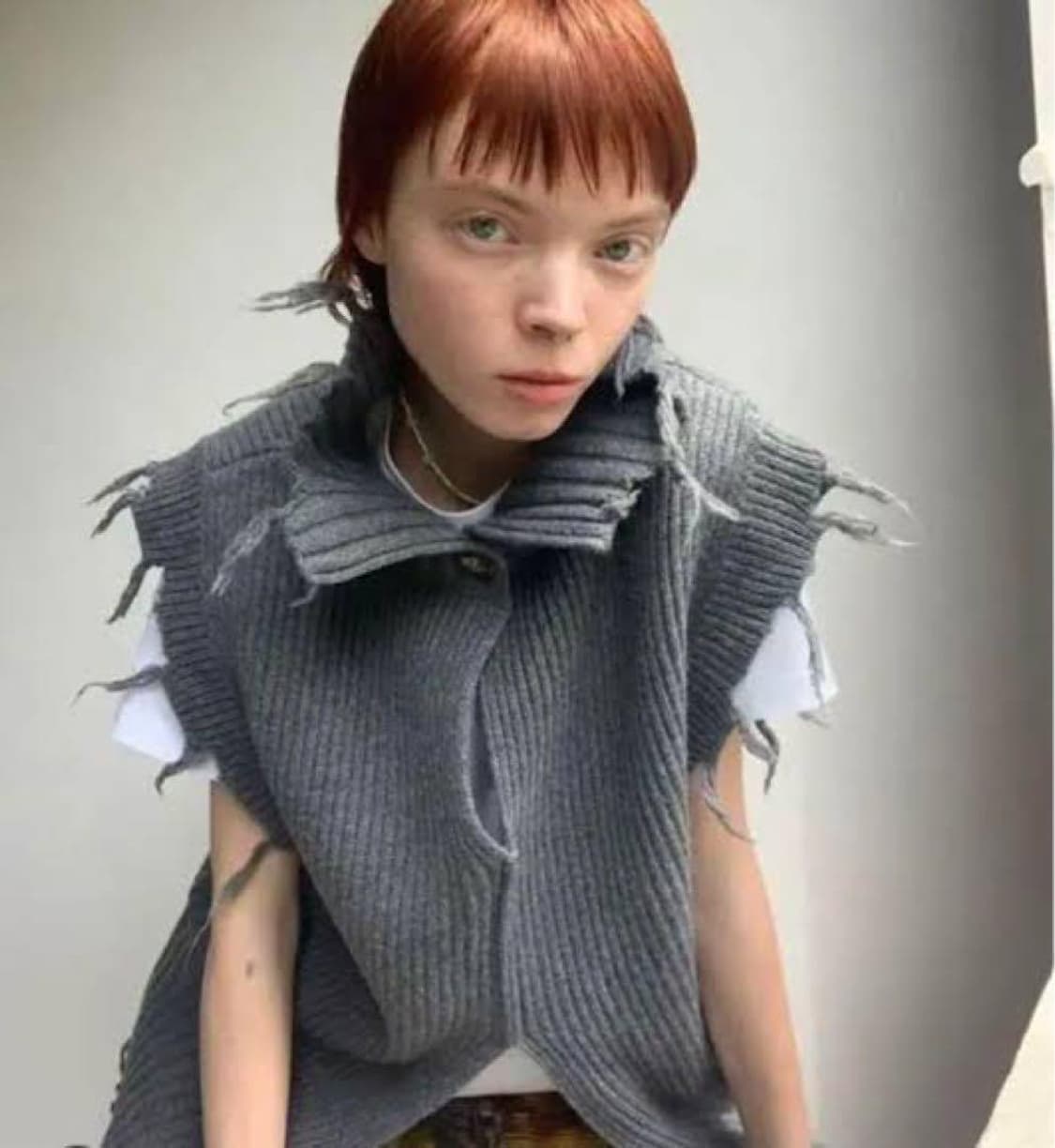 퍼버즈 데미지 니트베스트 상품이미지3