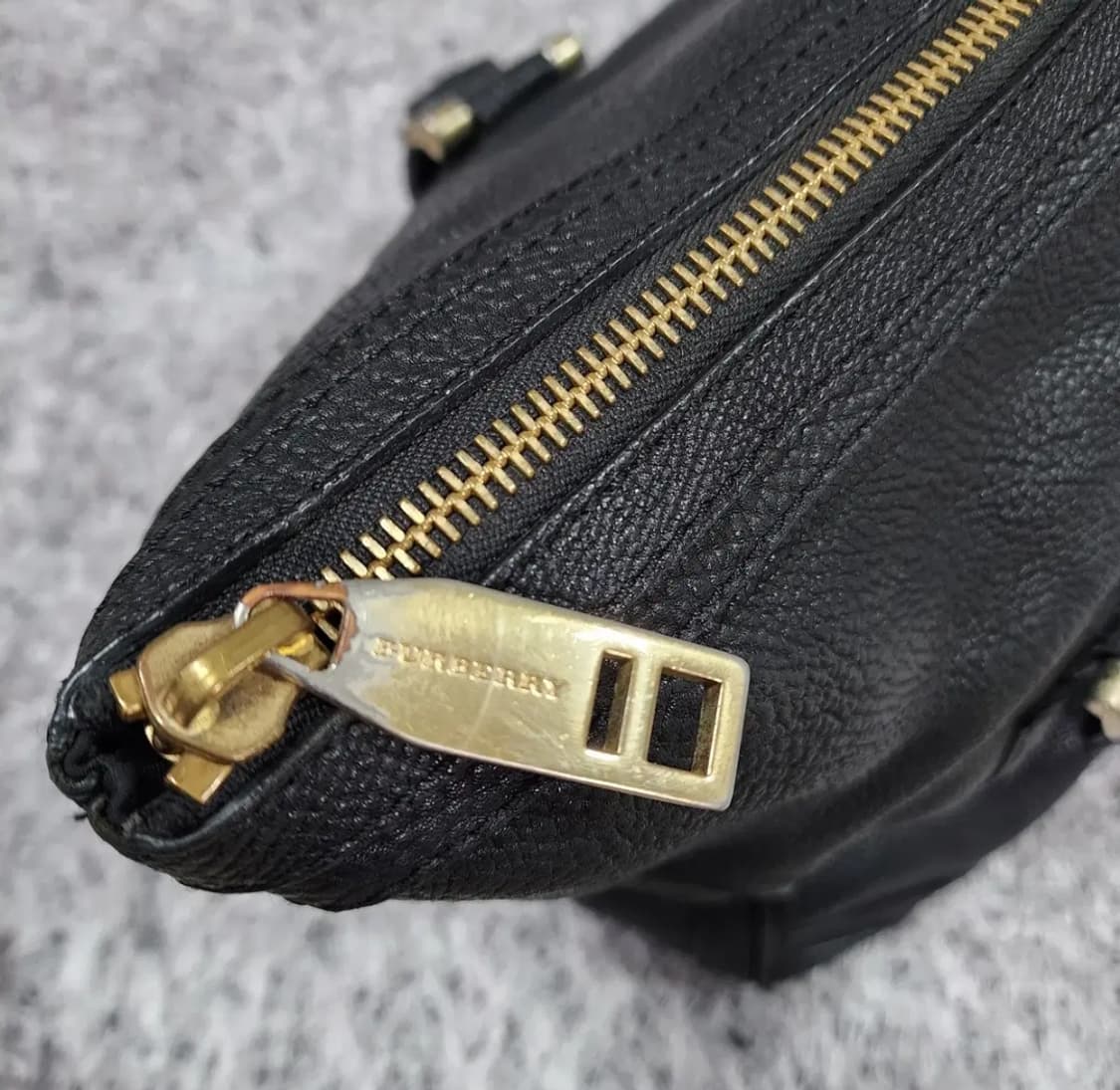 버버리 레더 토트백 숄더백 상품이미지7