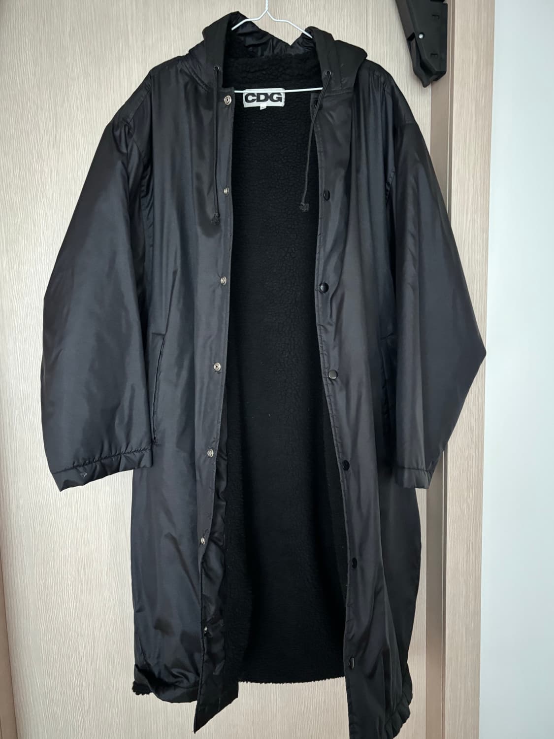 꼼데가르송 CDG 보아 라인드 오버 코트 블랙 상품이미지5