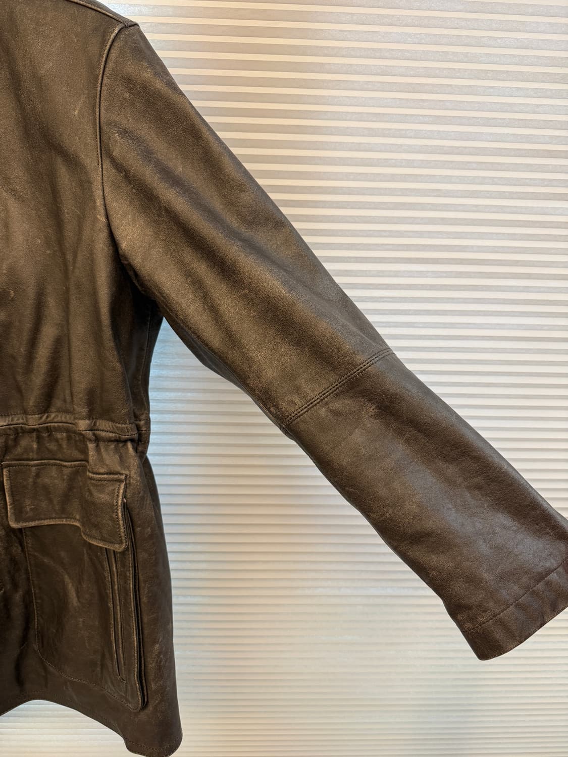유스 하이넥 레더 하프코트 26ss s사이즈 팝니다! 상품이미지3