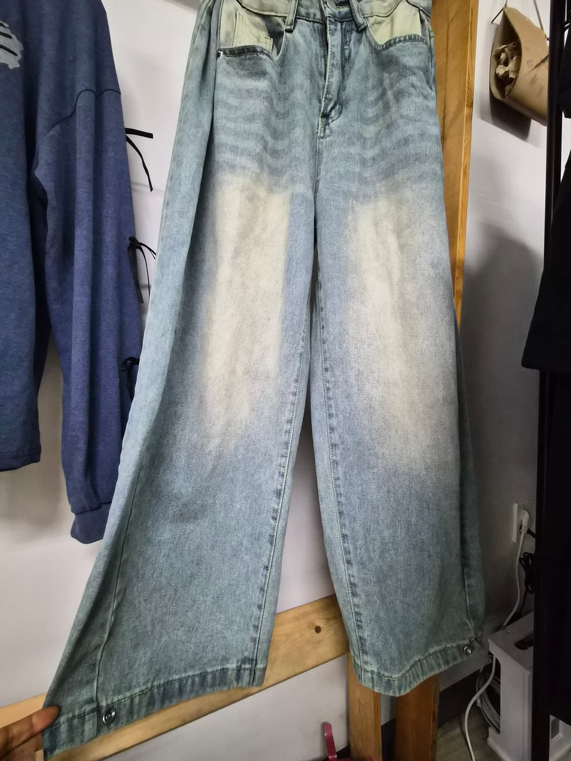 레터링 리본포인트 티. 세미 커브드 와이드 데님 상품이미지10