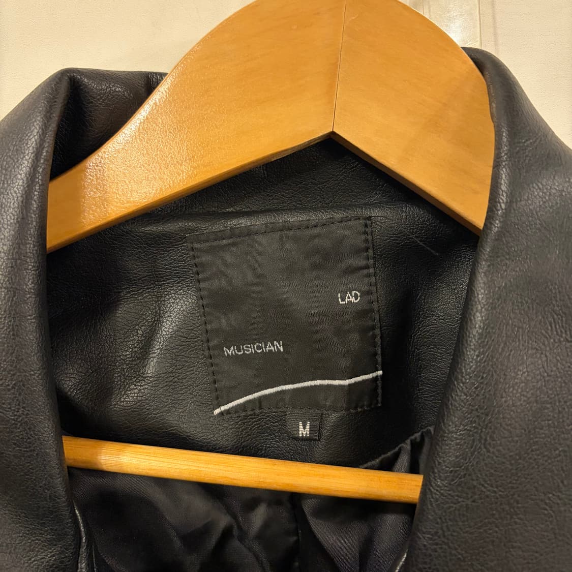 라드뮤지션 에코레더 사선자켓 상품이미지2