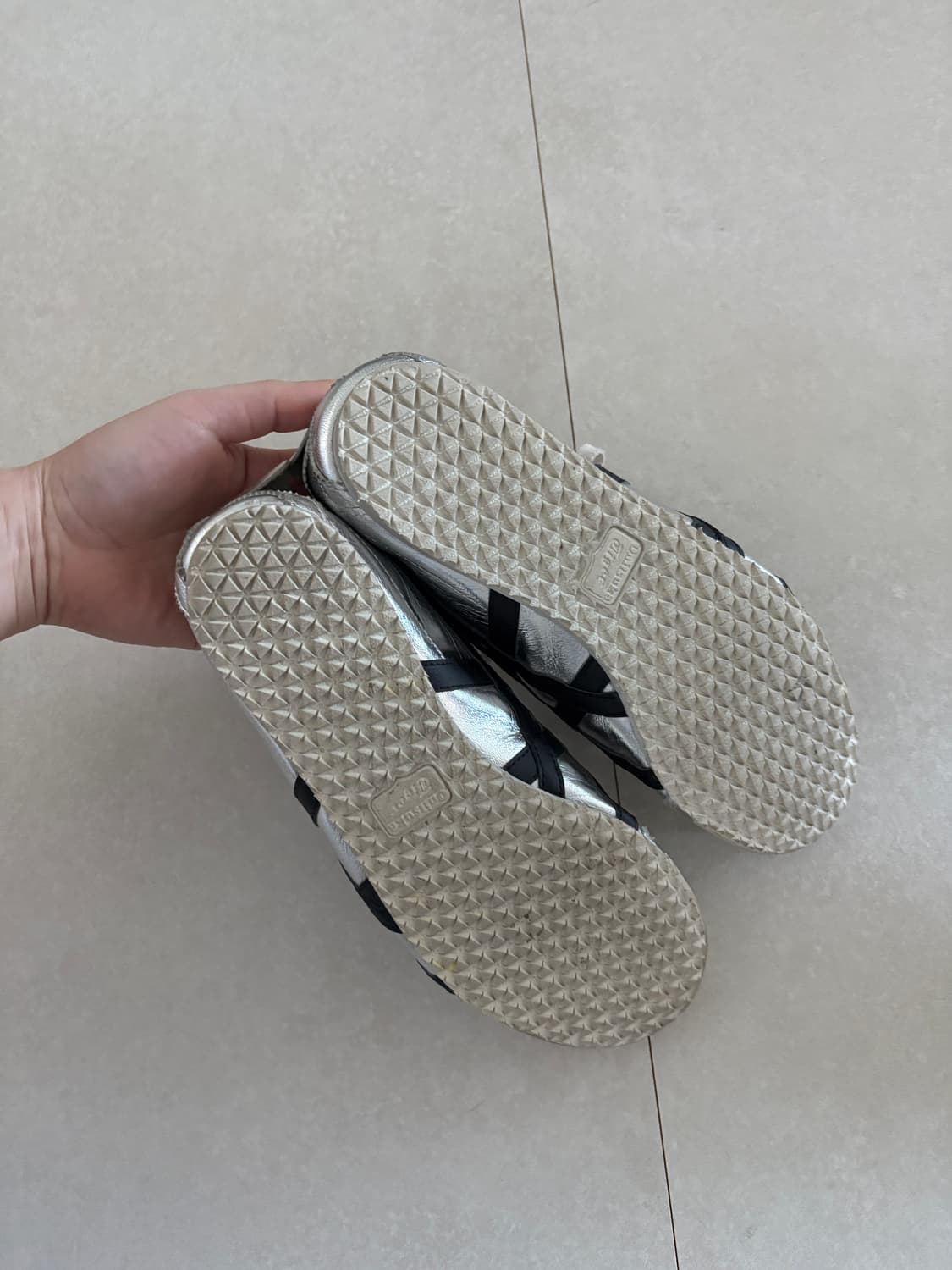 오니츠카타이거 맥시코 66 실버 블랙 상품이미지5