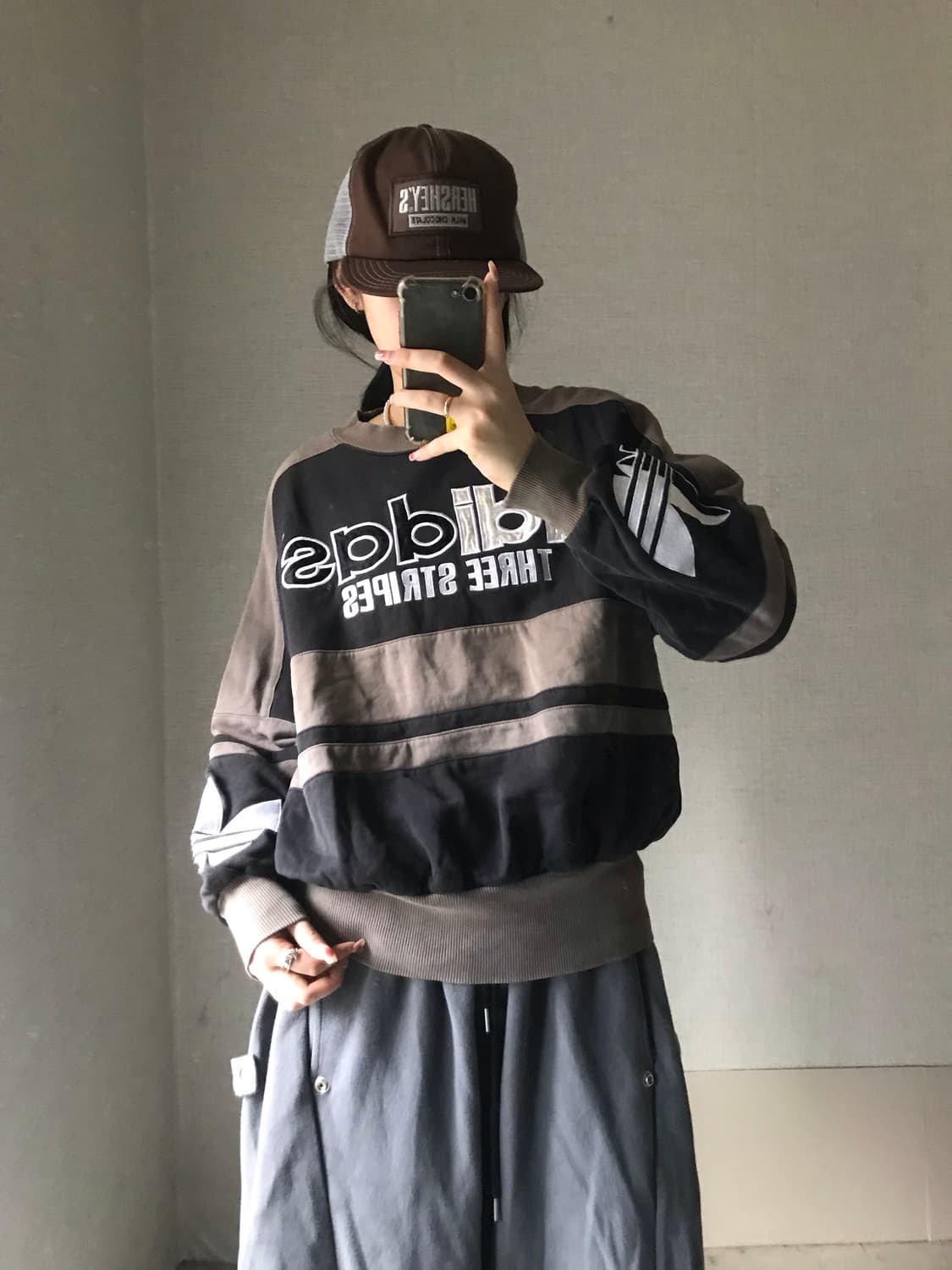 아디다스 90s 실버탭 빅로고 맨투맨 상품이미지4