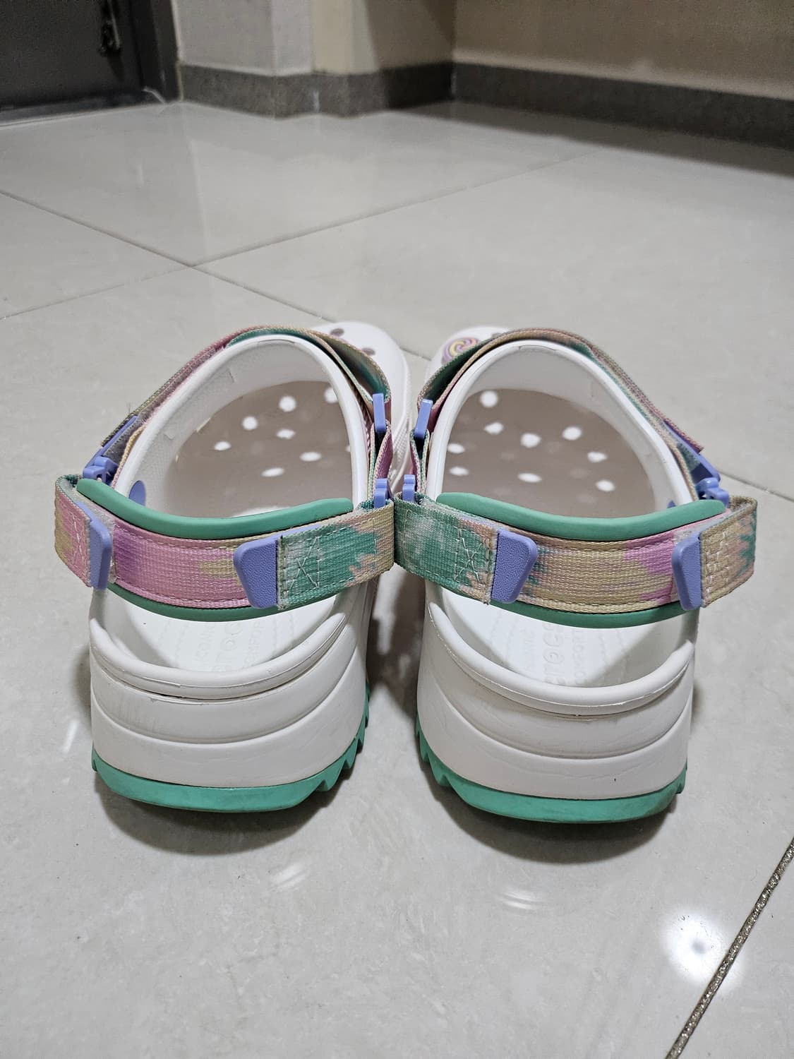 크록스 클래식 하이커 옴브레 클로그 상품이미지2