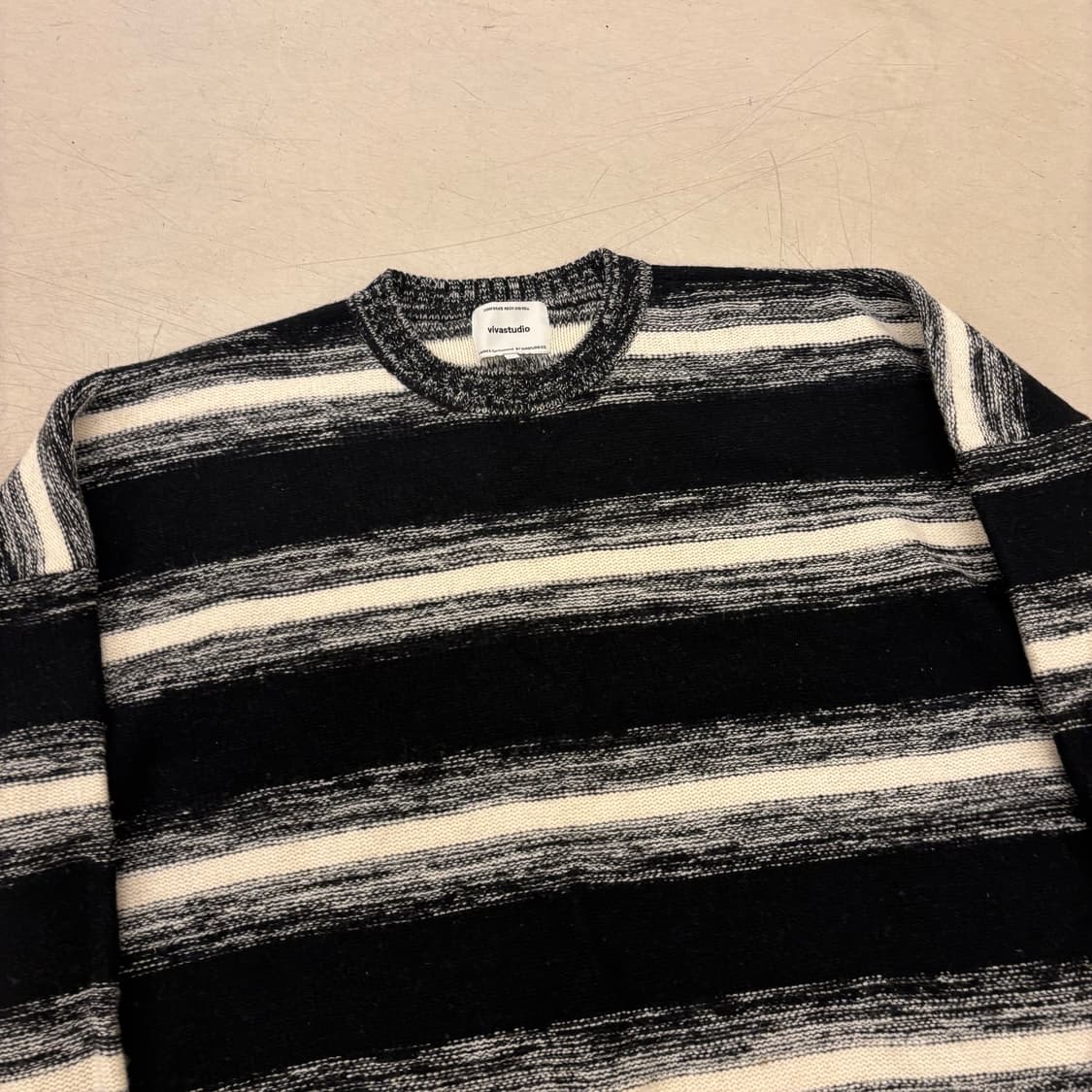 비바스튜디오 스트라이프 투톤 니트 상품이미지2