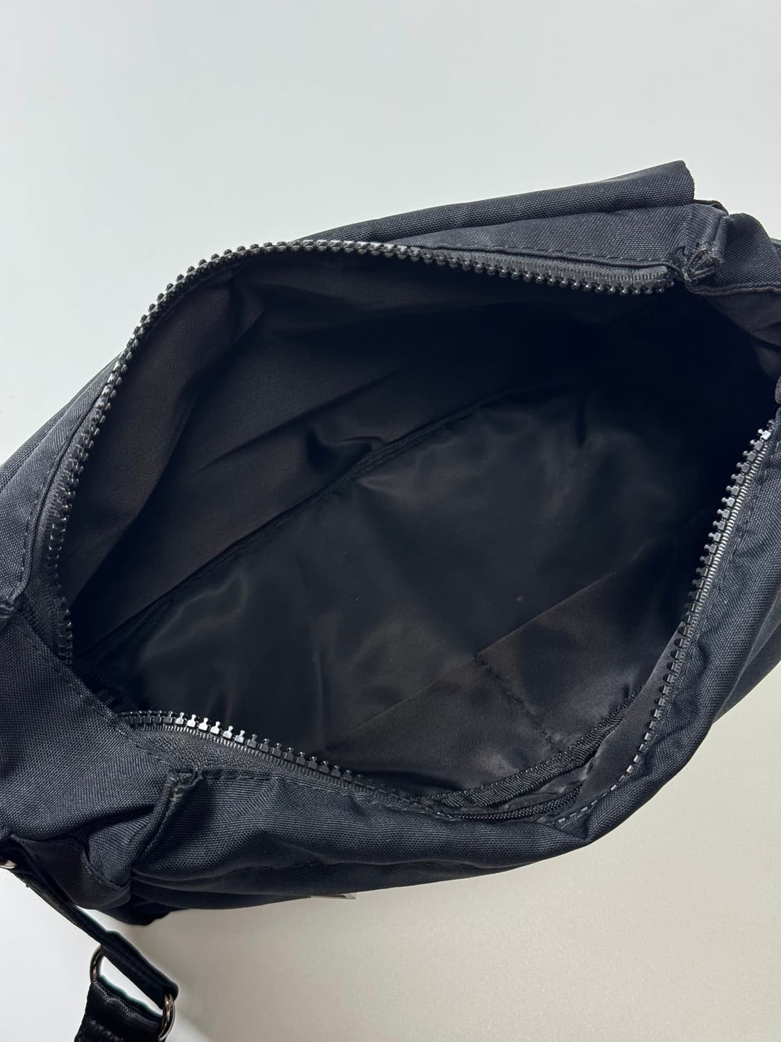 요지야마모토 남녀공용 가방  Y'SACCS 크로스백 메신저백 블랙 상품이미지5