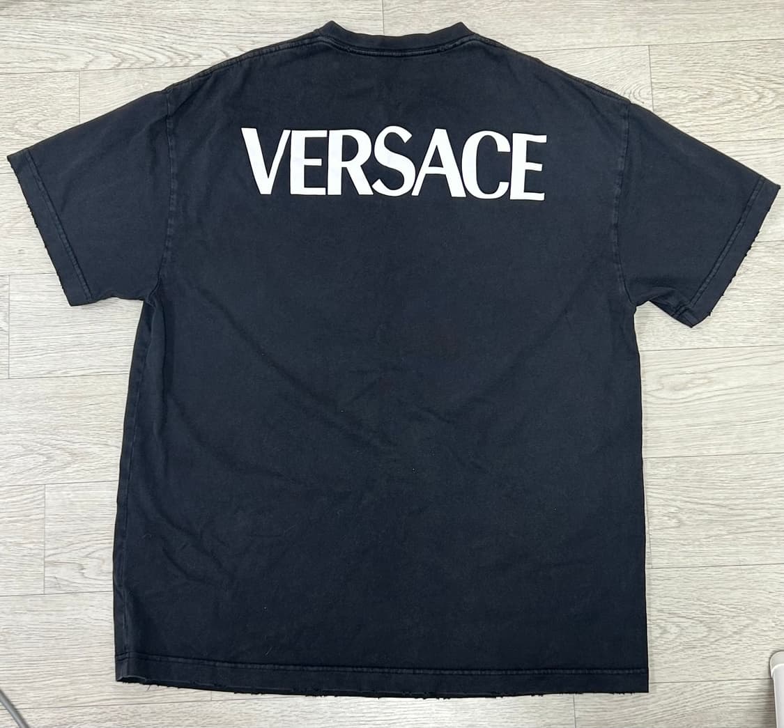 베르사체 로고 프린팅 크루넥 티셔츠 상품이미지2