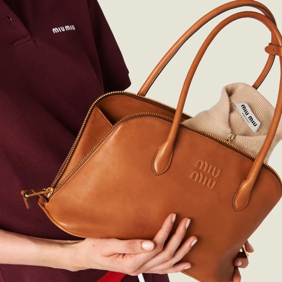 미우미우 레더 탑핸들백 꼬냑 (borsa a mano/5ba290) 상품이미지10