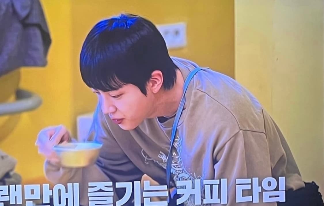 아크네 스튜디오 맨투맨 상품이미지3