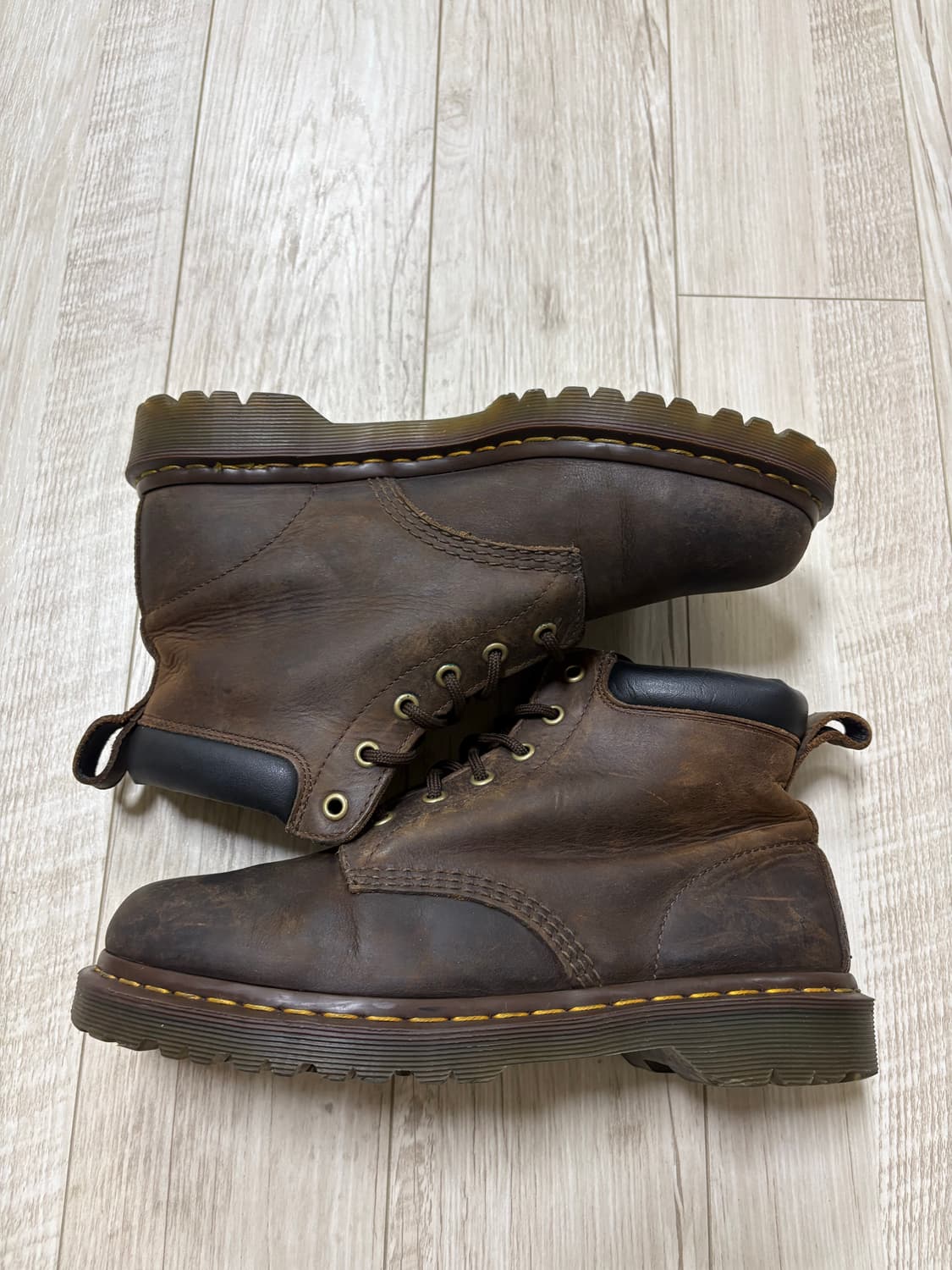 닥터마틴 6홀 크레이지홀스 270 상품이미지2