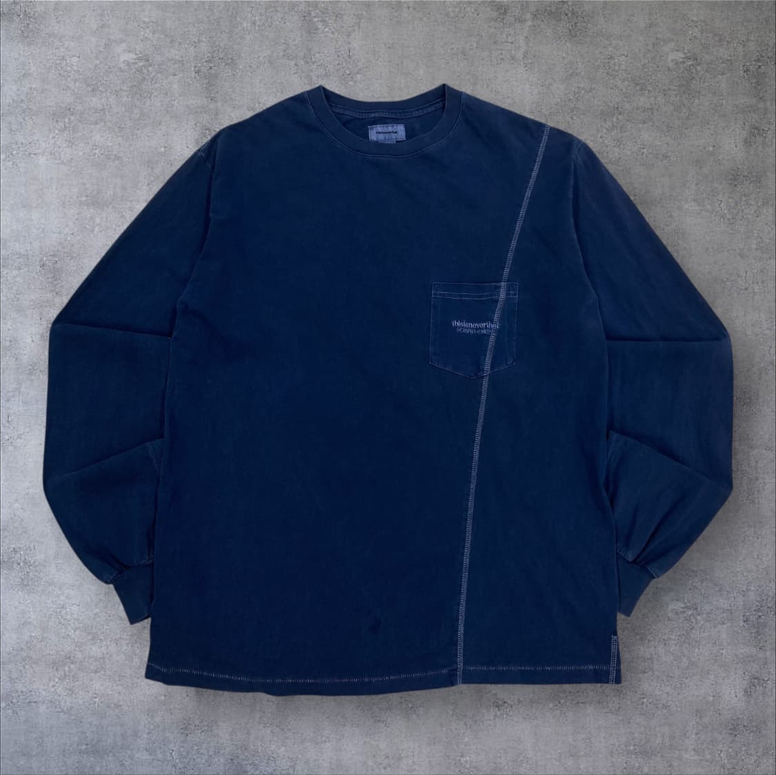 디스이즈네버댓 네이비 컬러 스몰 로고 롱슬리브 긴팔티 상품이미지1