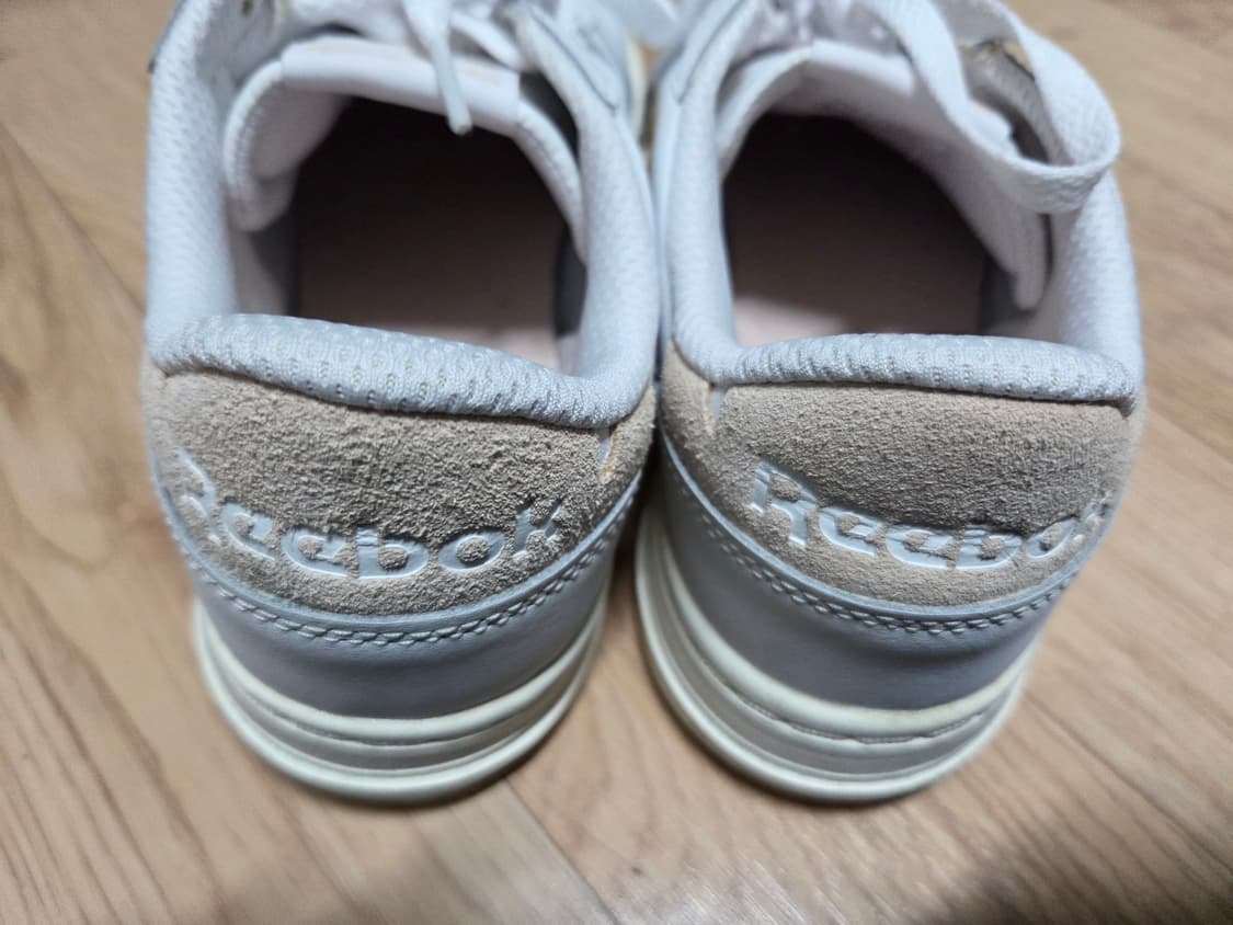 리복 코트 피크 베이지 260 팝니다 상품이미지2