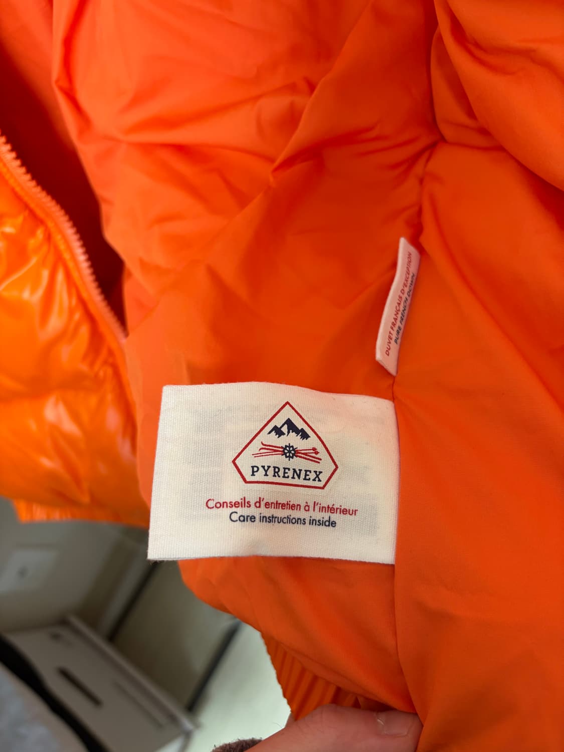 피레넥스 유광 주황색 패딩 상품이미지6