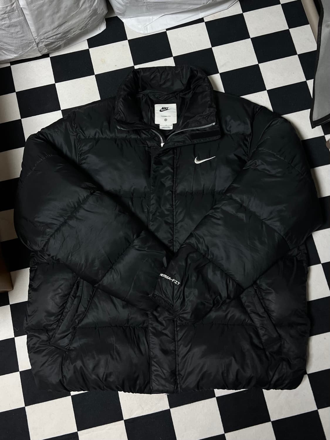[L] 나이키 라이프 써마핏 퍼퍼 자켓 블랙 - 아시아 (이동휘 패딩) 상품이미지4