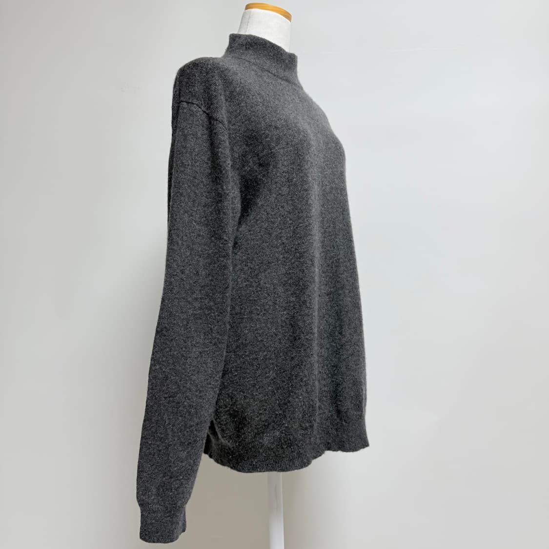 [캐시미어 100%] 차콜 그레이 하프넥 니트 LL 상품이미지2