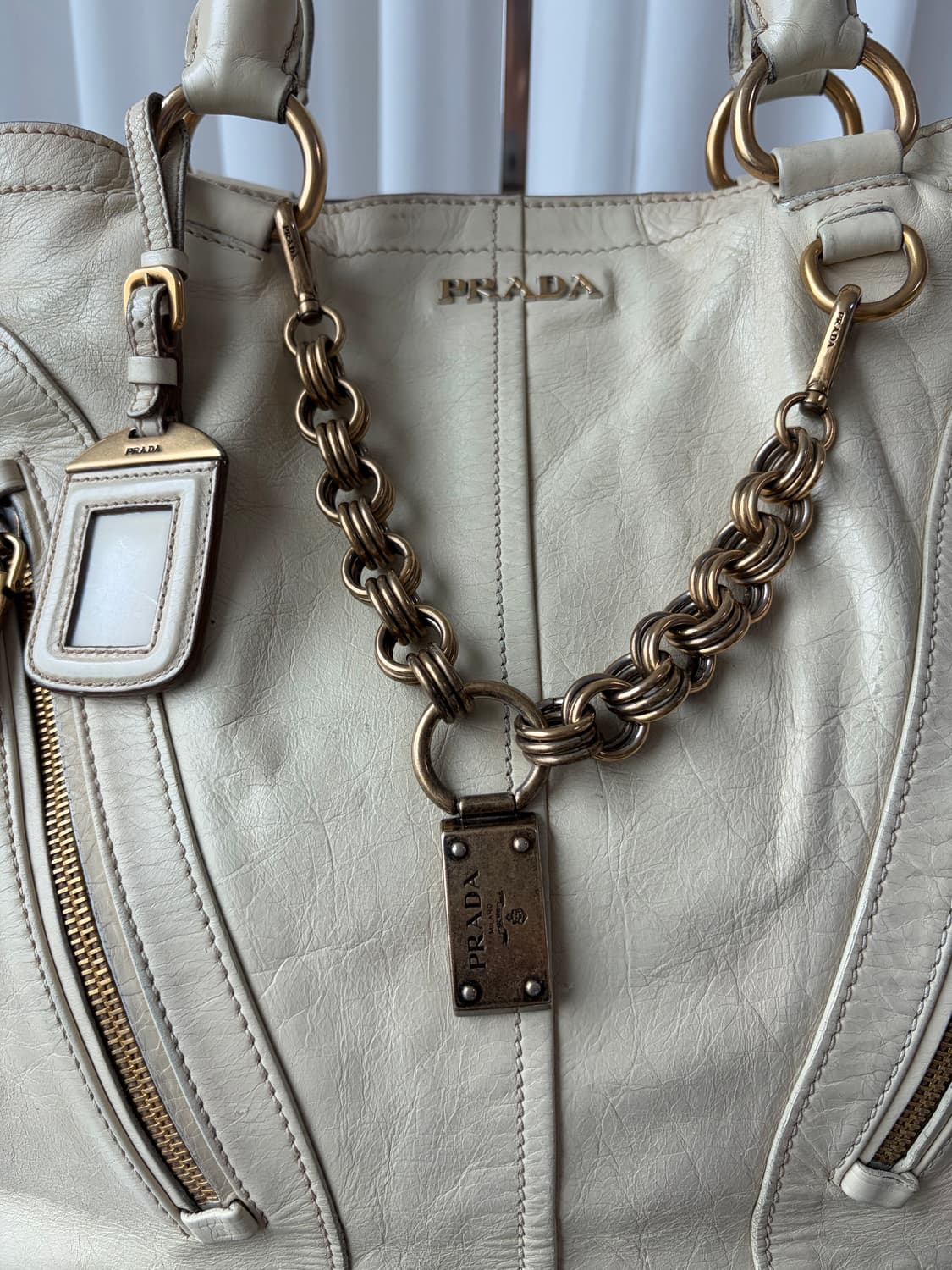 프라다 비텔로 샤인 체인 토트백 상품이미지9