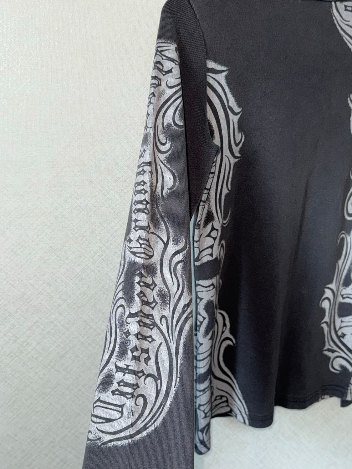 glitz lettering detailed longsleeve 상품이미지5