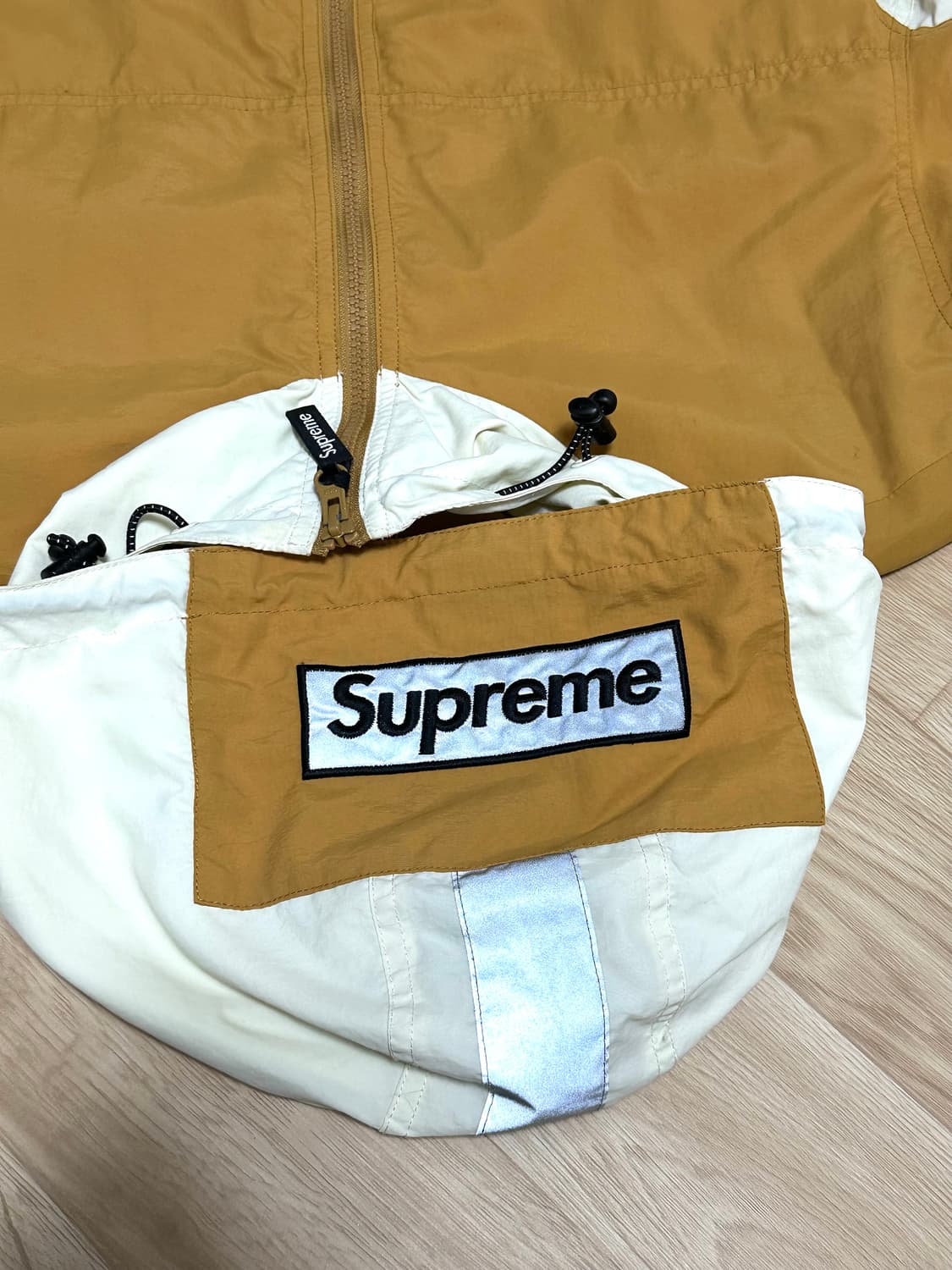 슈프림 바람막이 콩 제외 상태 매우 좋음 (세탁비 빼드려요) 상품이미지2